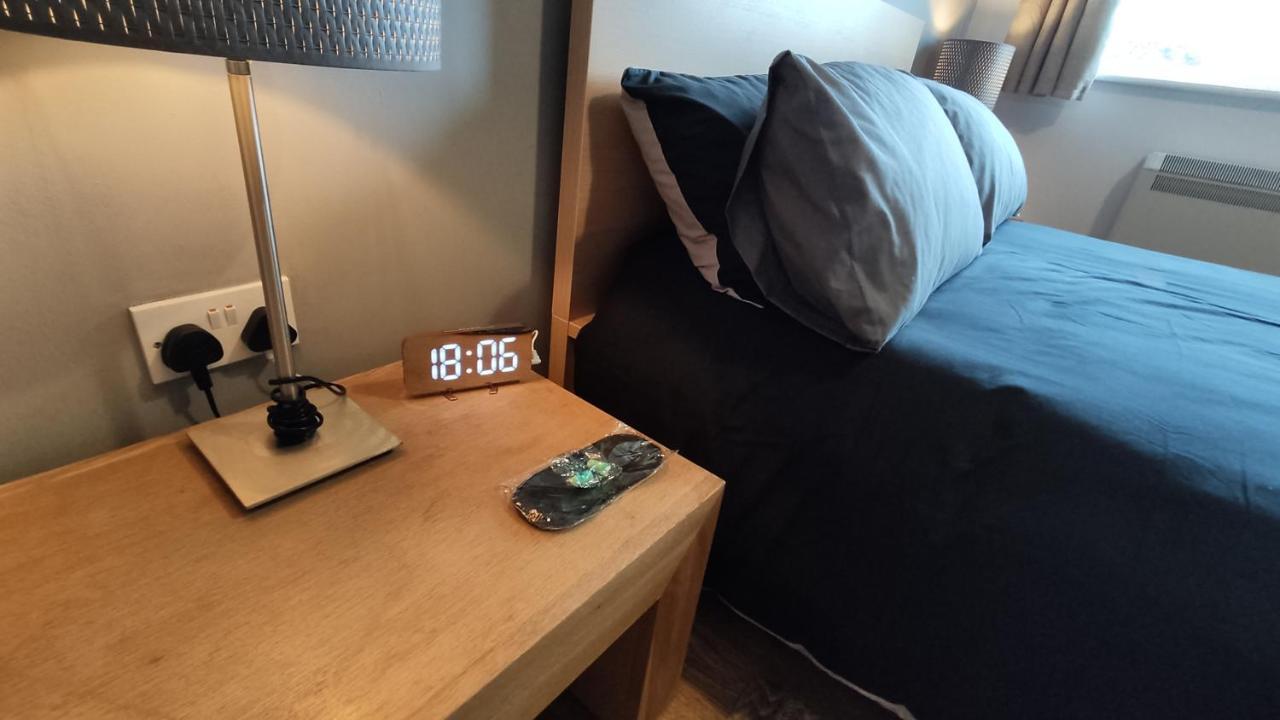 Appartamento Modern 1-Bed Flat In Wigan Esterno foto
