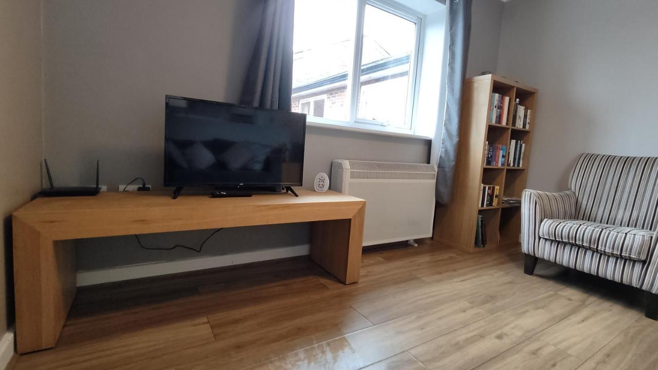 Appartamento Modern 1-Bed Flat In Wigan Esterno foto