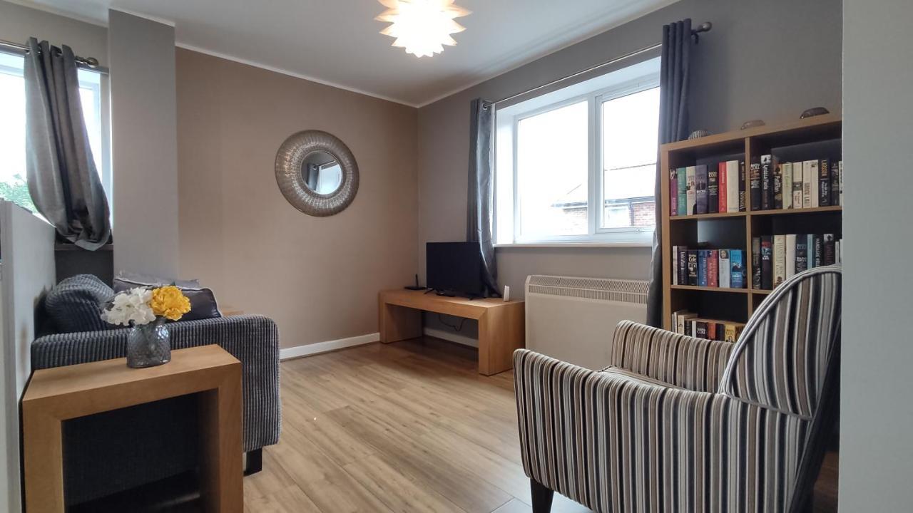 Appartamento Modern 1-Bed Flat In Wigan Esterno foto